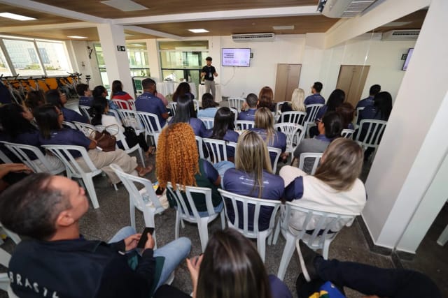 Apresentação sobre inovação e tecnologia no encontro com educadores do Sesc Sergipe