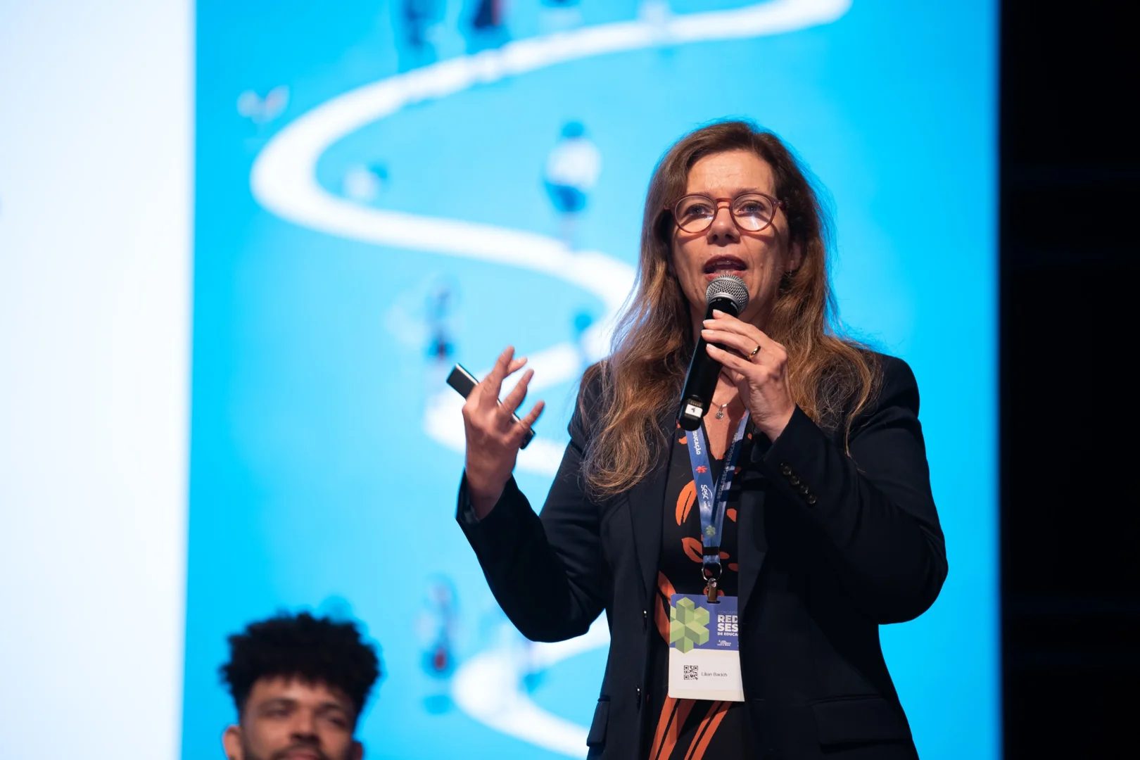 Lilian Bacich falando sobre personalização